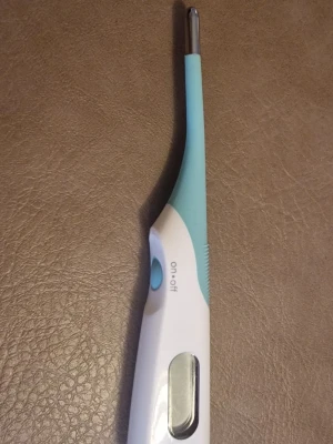 Braun febertermometer - Febertermometer från Braun med digital display. Funkar felfritt.