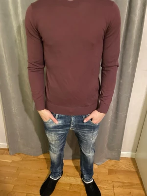 Merinoull tröja - Säljer denna sjukt snygga merinoull tröjan! Perfekt för hösten! Storlek s, från we fashion från zalando!! Ny pris 859kr! Skicket är som nytt, aldrig använd!