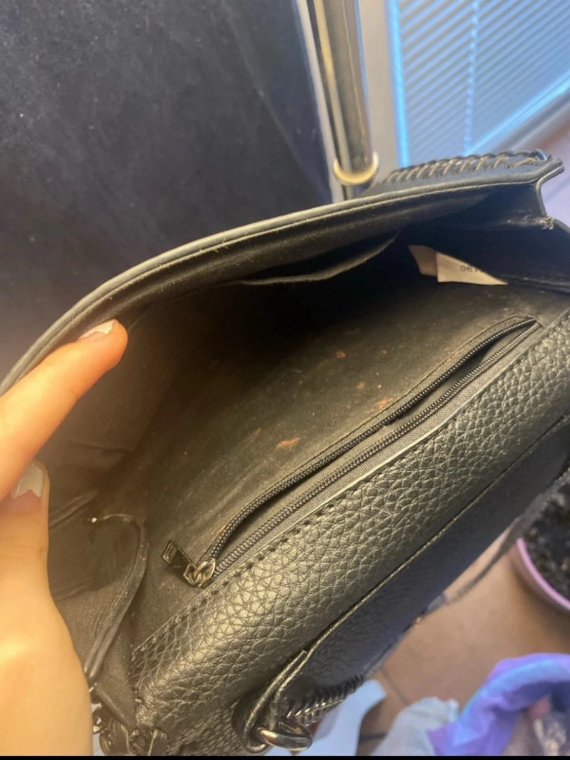 Svart axelväska med kedja - 4