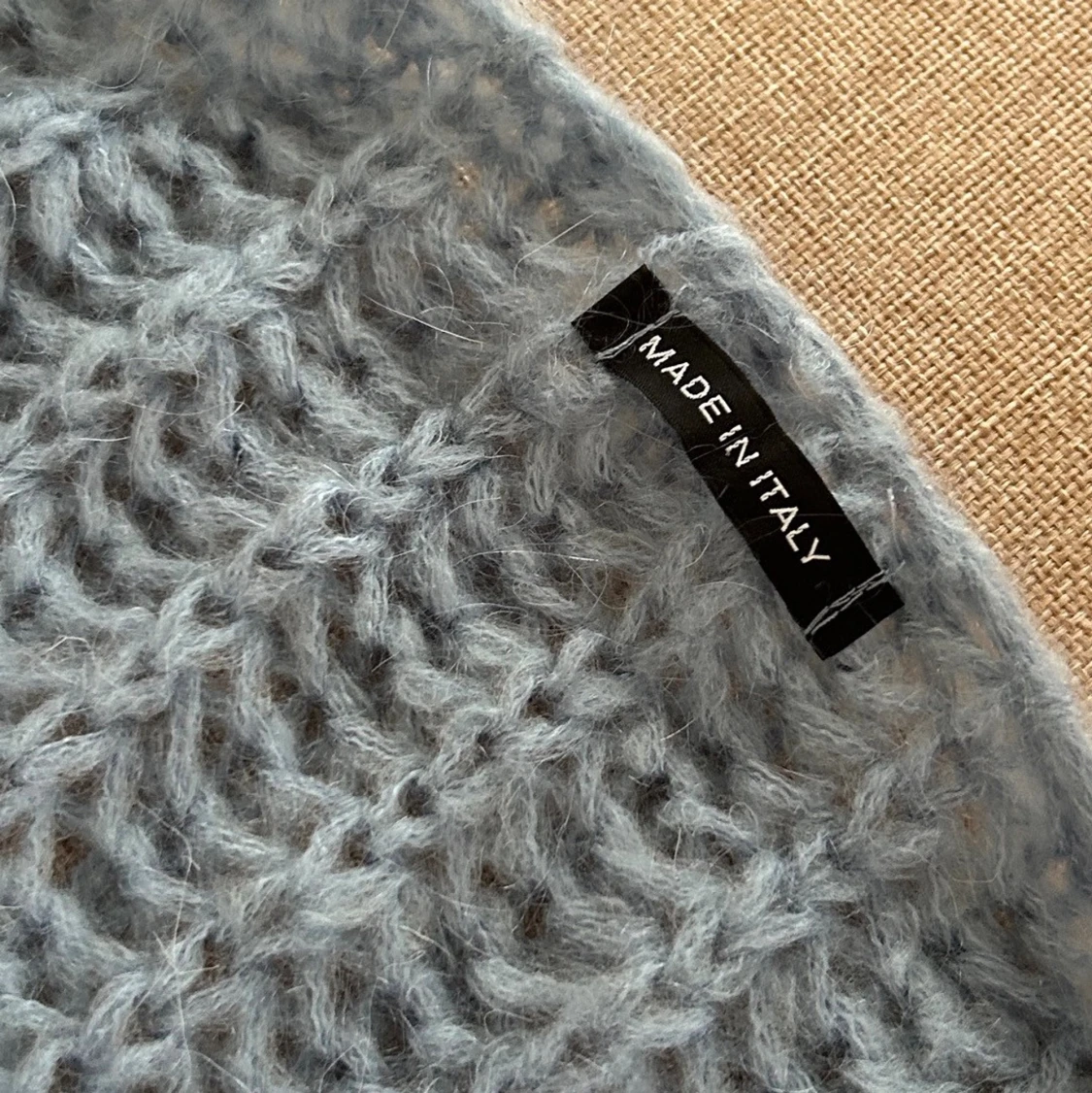 Stickad tröja i mohair-mix  - 1