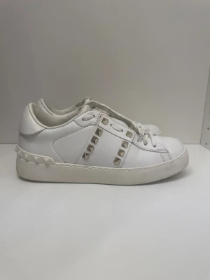 Valentino rockstud - Valentino garavani rockstud storlek 35 1/2 mycket bra skick!