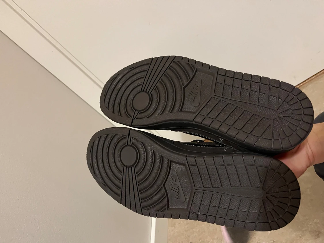 Nike Air Jordan 1 Low Travis Scott - 3