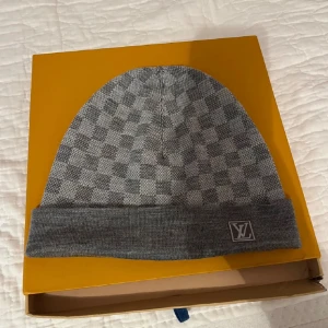 Louis Vuitton beanie  - Fin mössa utan skador 