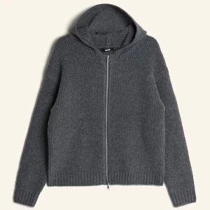 Grå stickad hoodie från bikbok  - Super gosig tröja