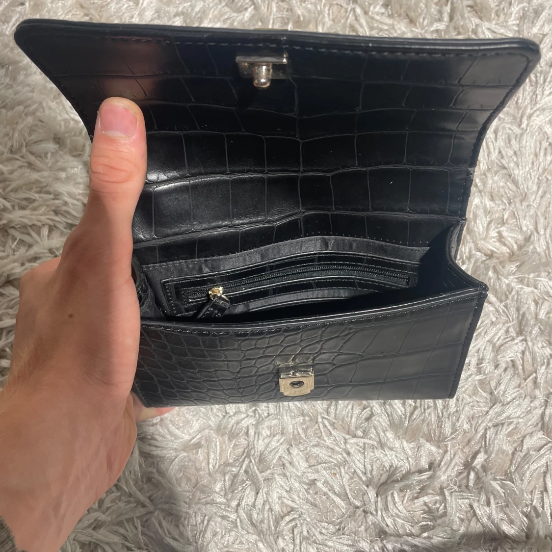 Svart kuvertväska från Valentino - 3