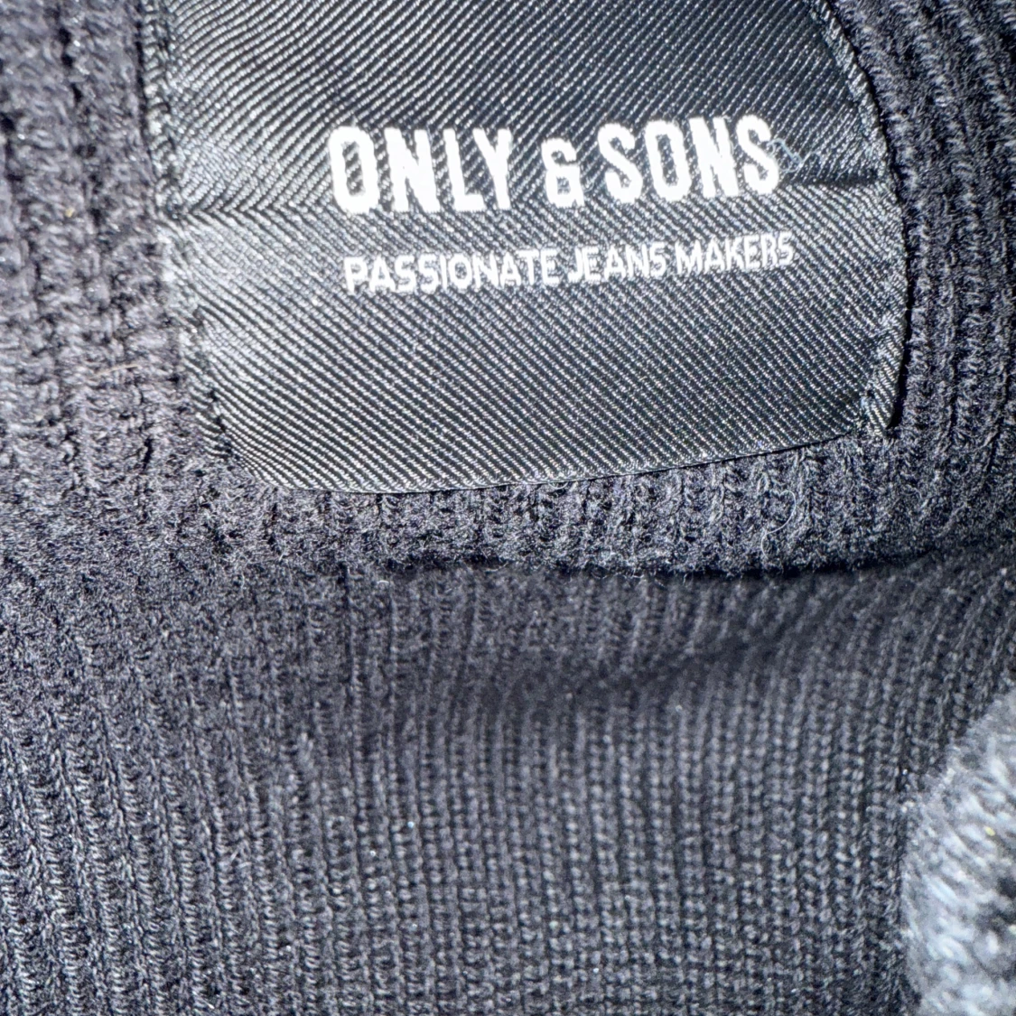 Svart stickad kofta från Only & Sons - 2