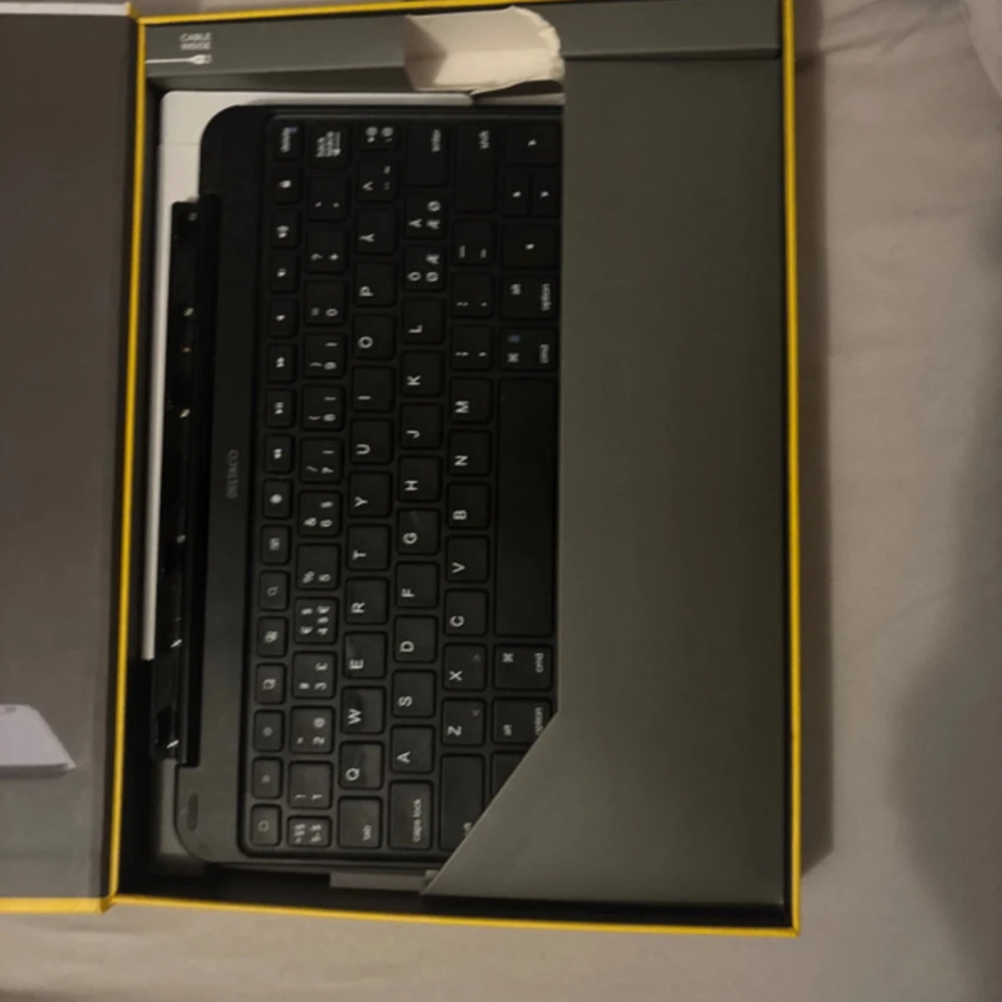 ZAGG Rugged Messenger för 10.2-inch iPad - 1