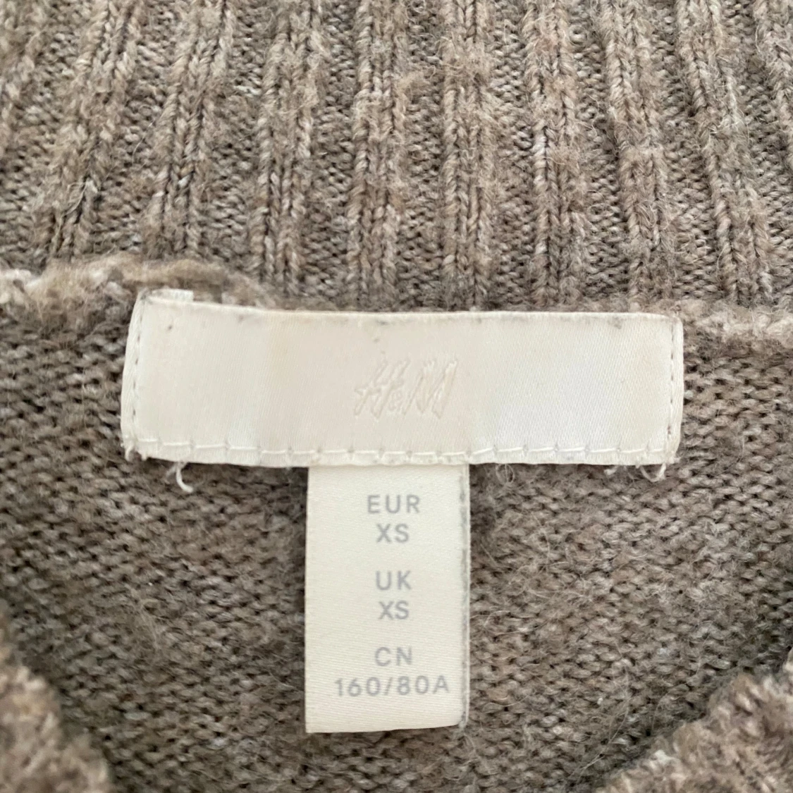 Beige stickad tröja från H&M - 2