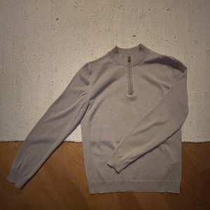 Beige stenströms half-zip S - Beige stenströms half-zip i small. Bra skicka nästan aldrig använda