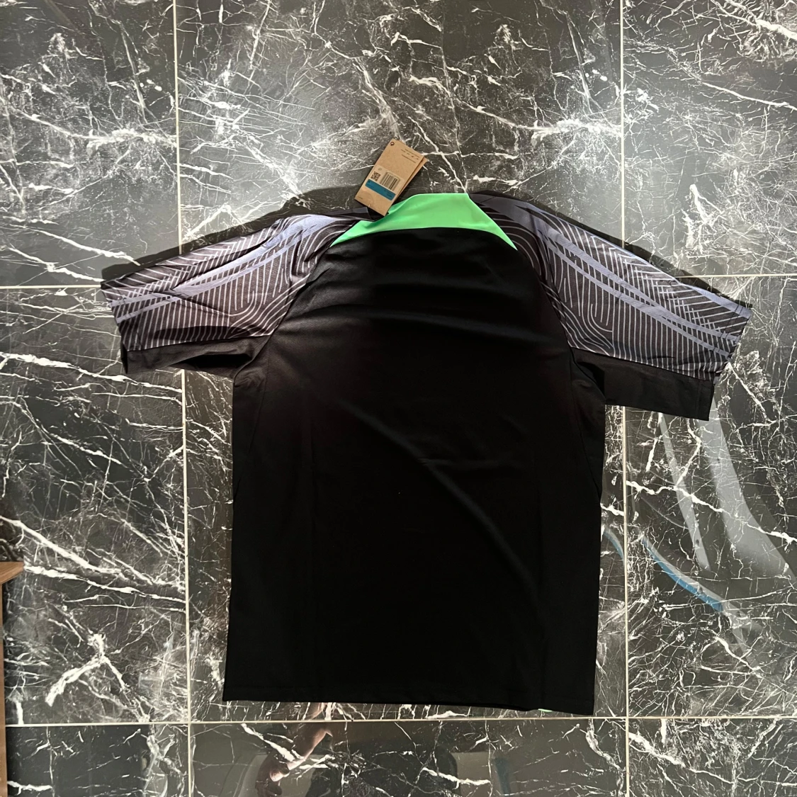 Liverpool FC svart tränings-tshirt Nike - 1