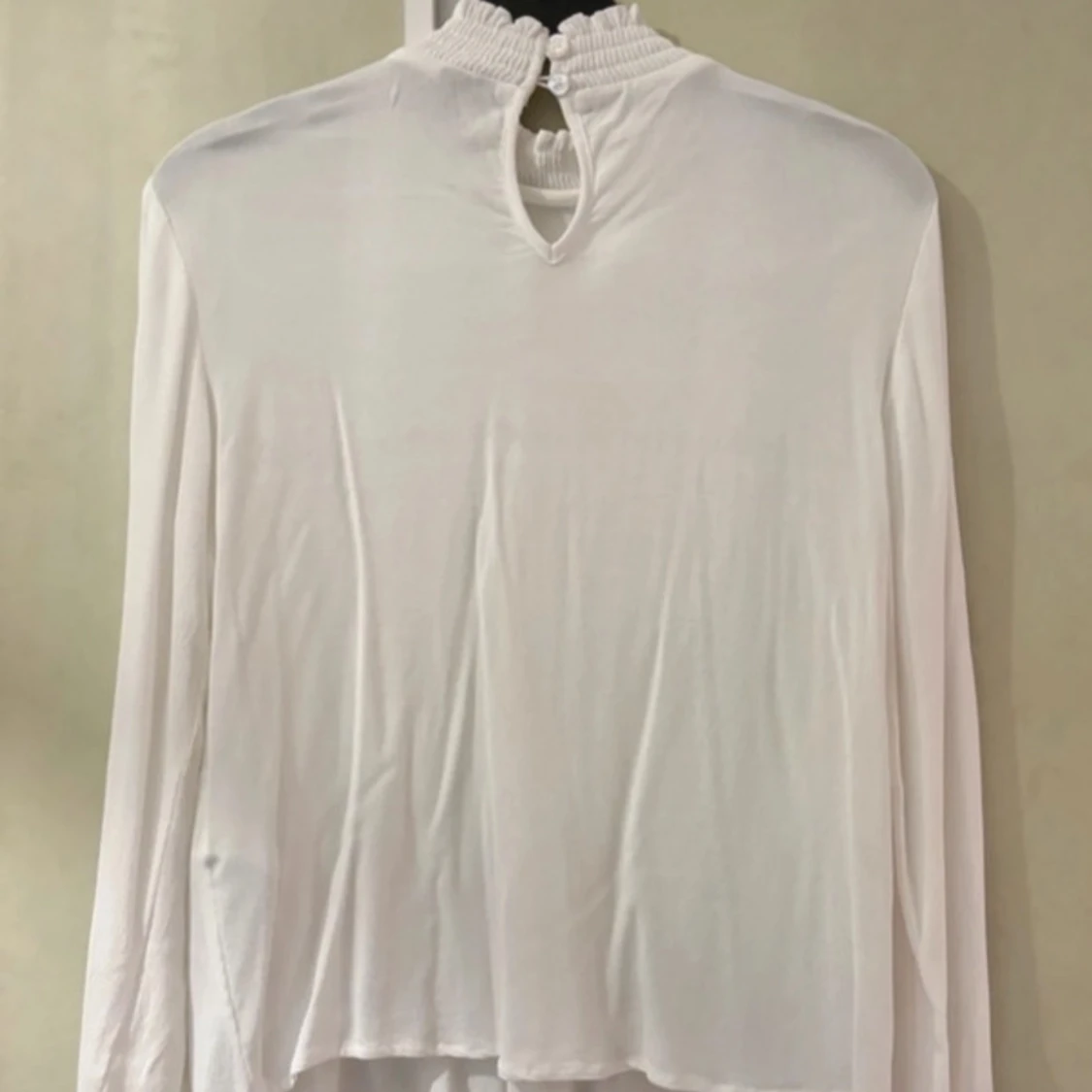 Vit blus topp spets detaljer spetsdetaljer boho chic bohemisk coquette cute milkmaid babydoll - 3