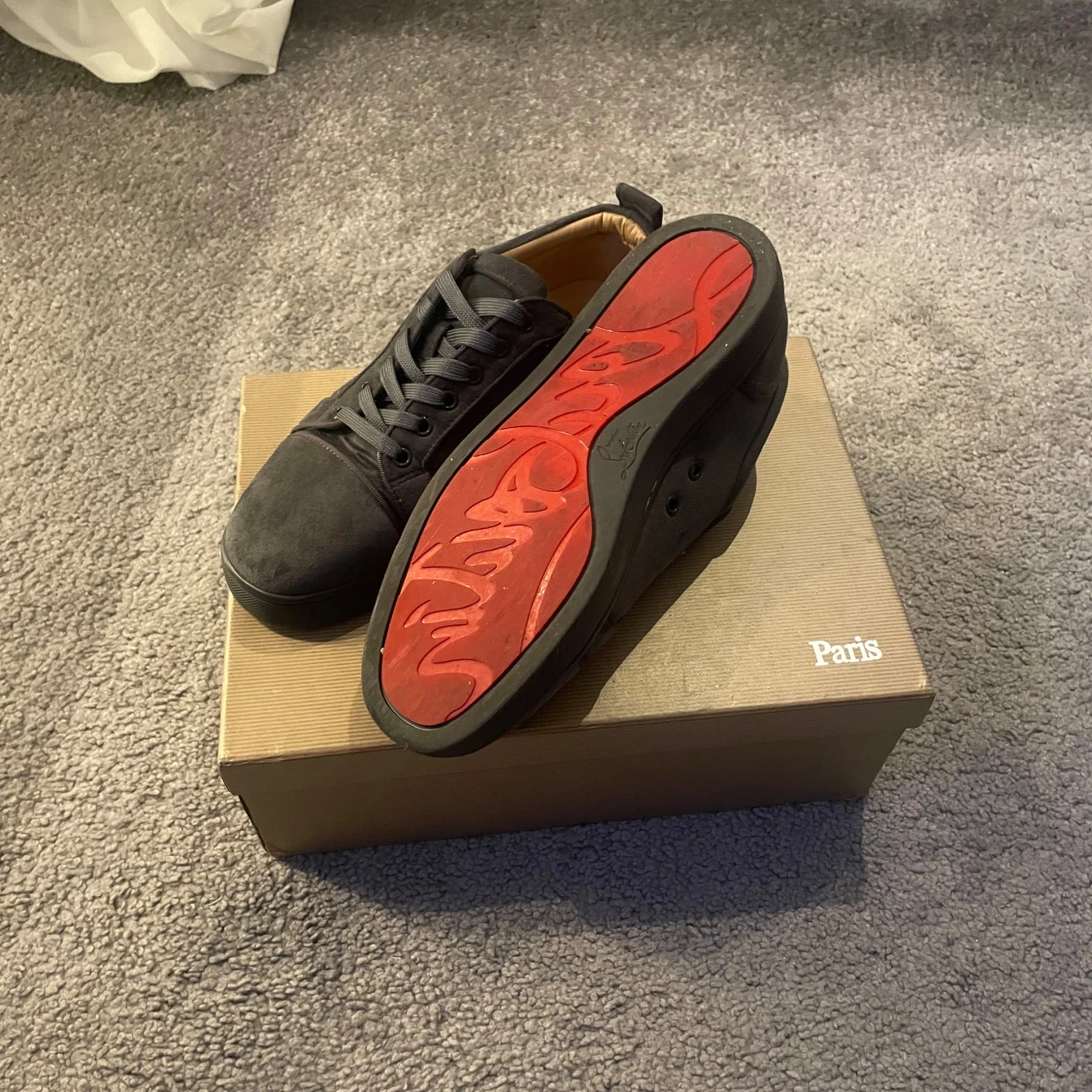 Christian Louboutin gråa utan spikar  - 1