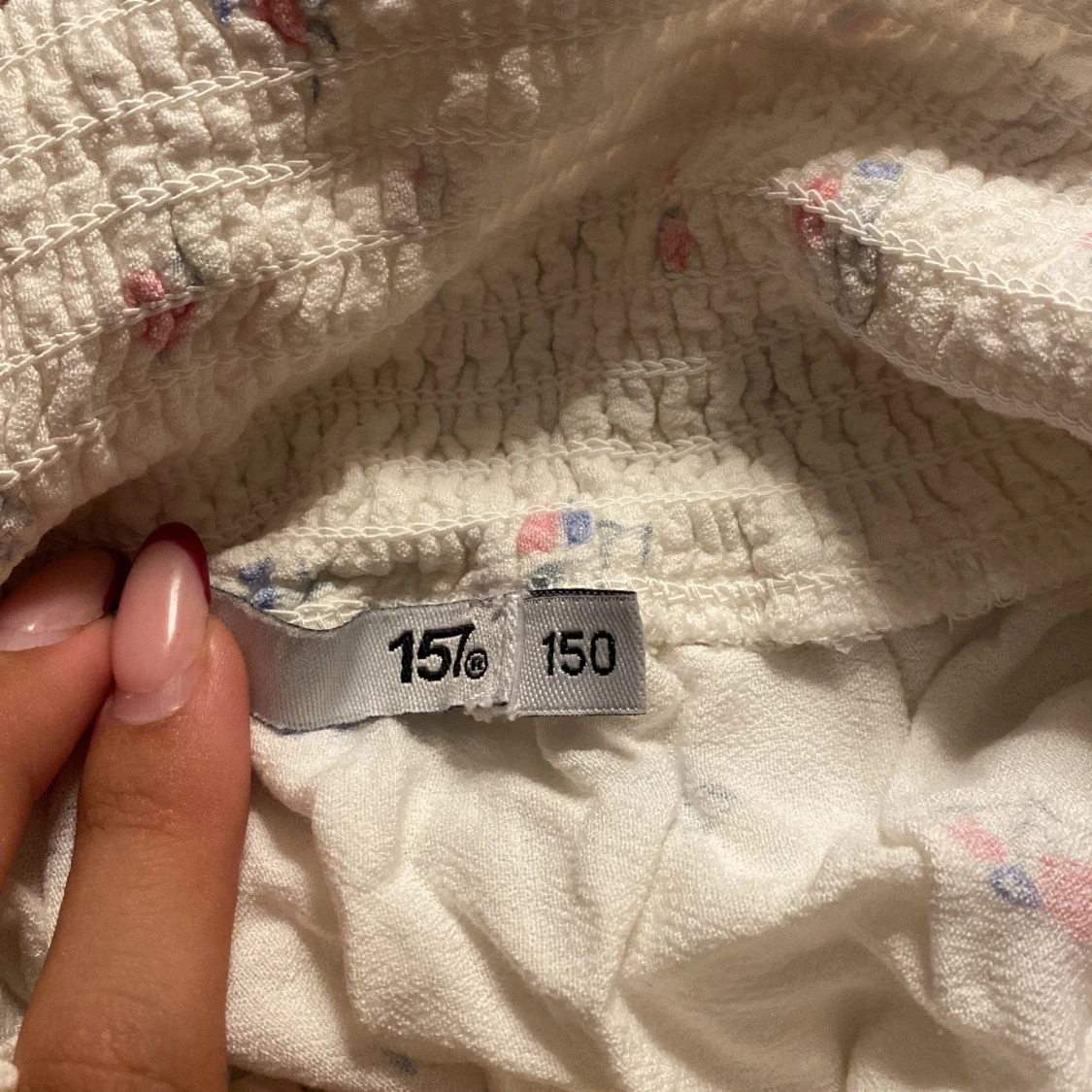 Vit blommig volangkjol med resår - 1