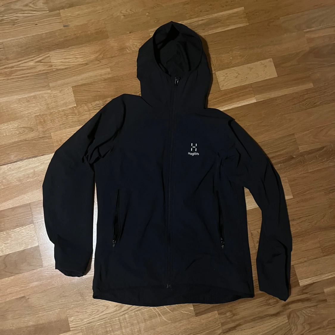 Svart vindjacka från Haglöfs dam L
