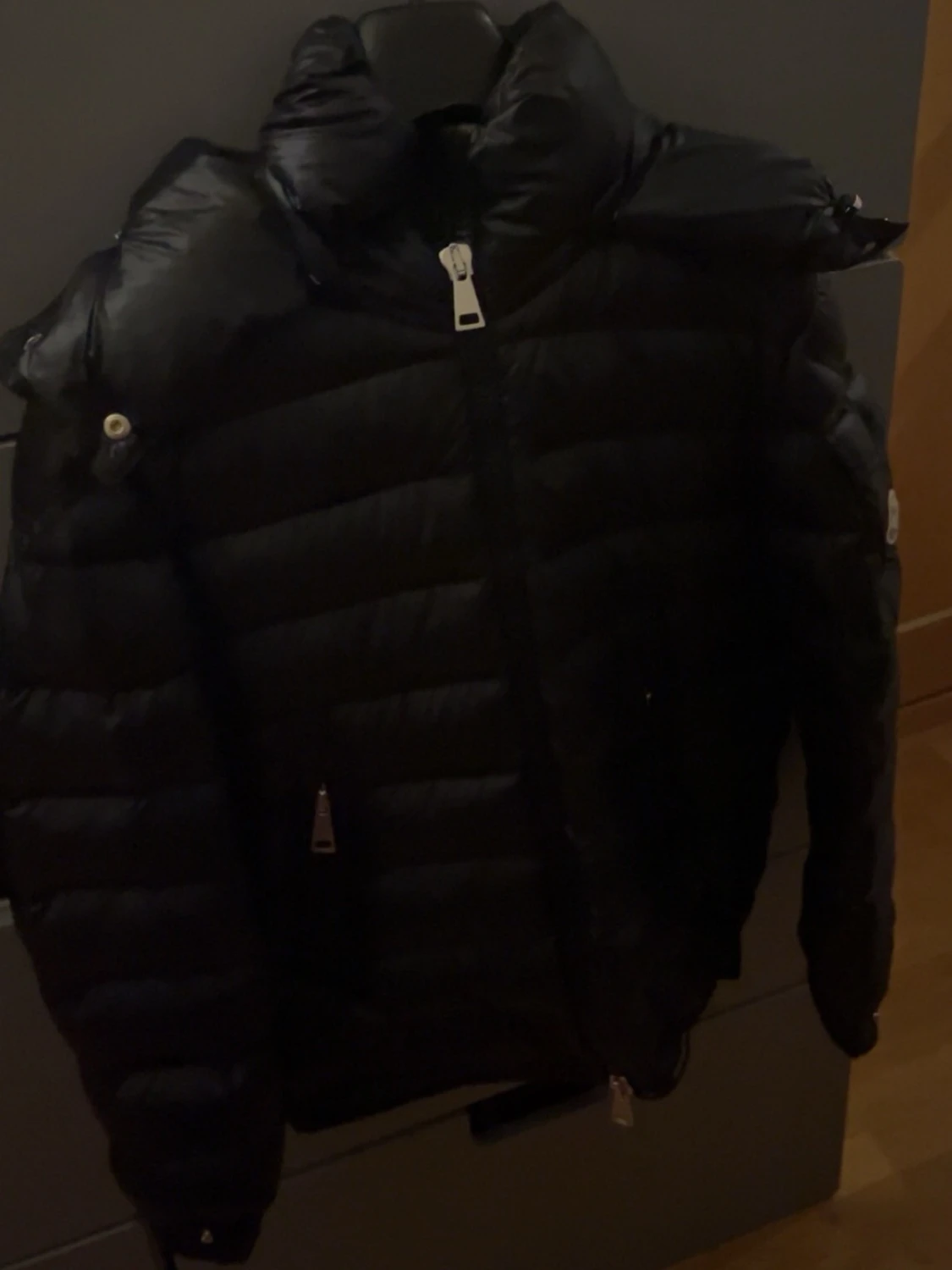 Svart Moncler pufferjacka med dragkedja - 1
