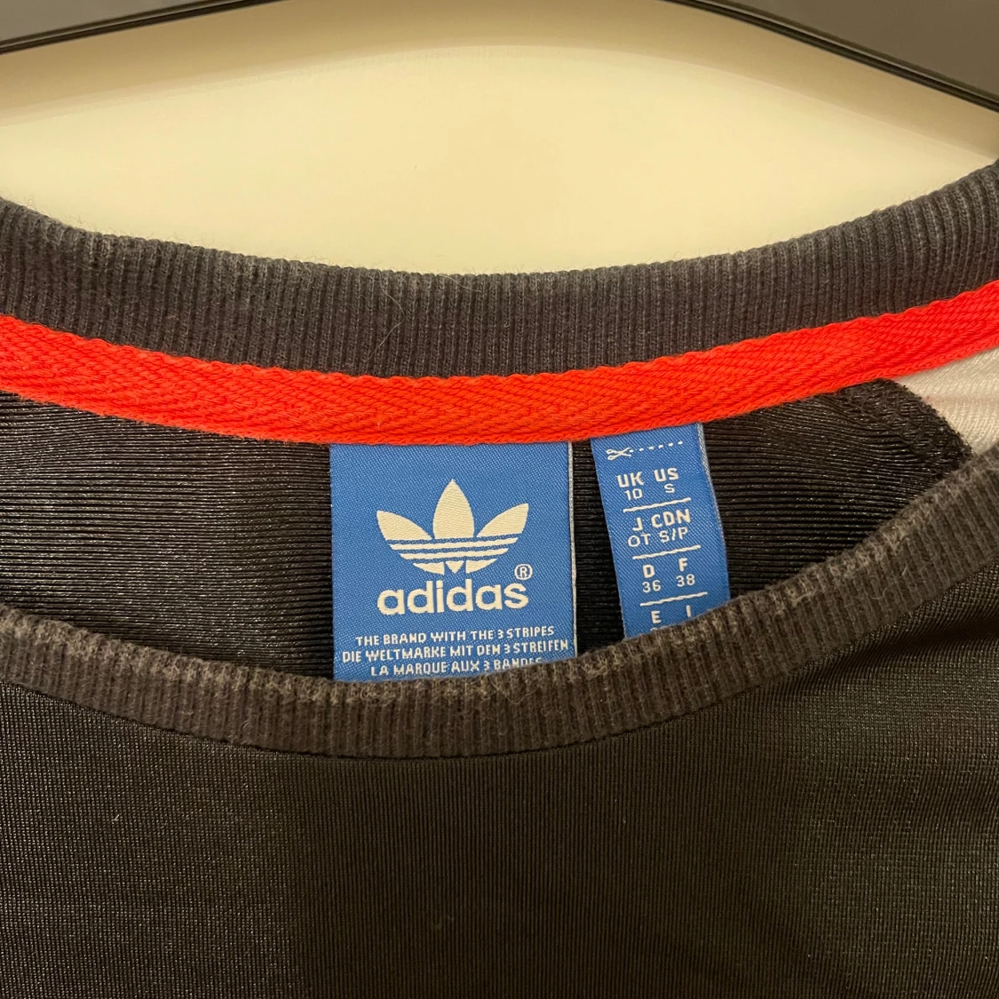 Adidas sweatshirt med ormmönster - 3