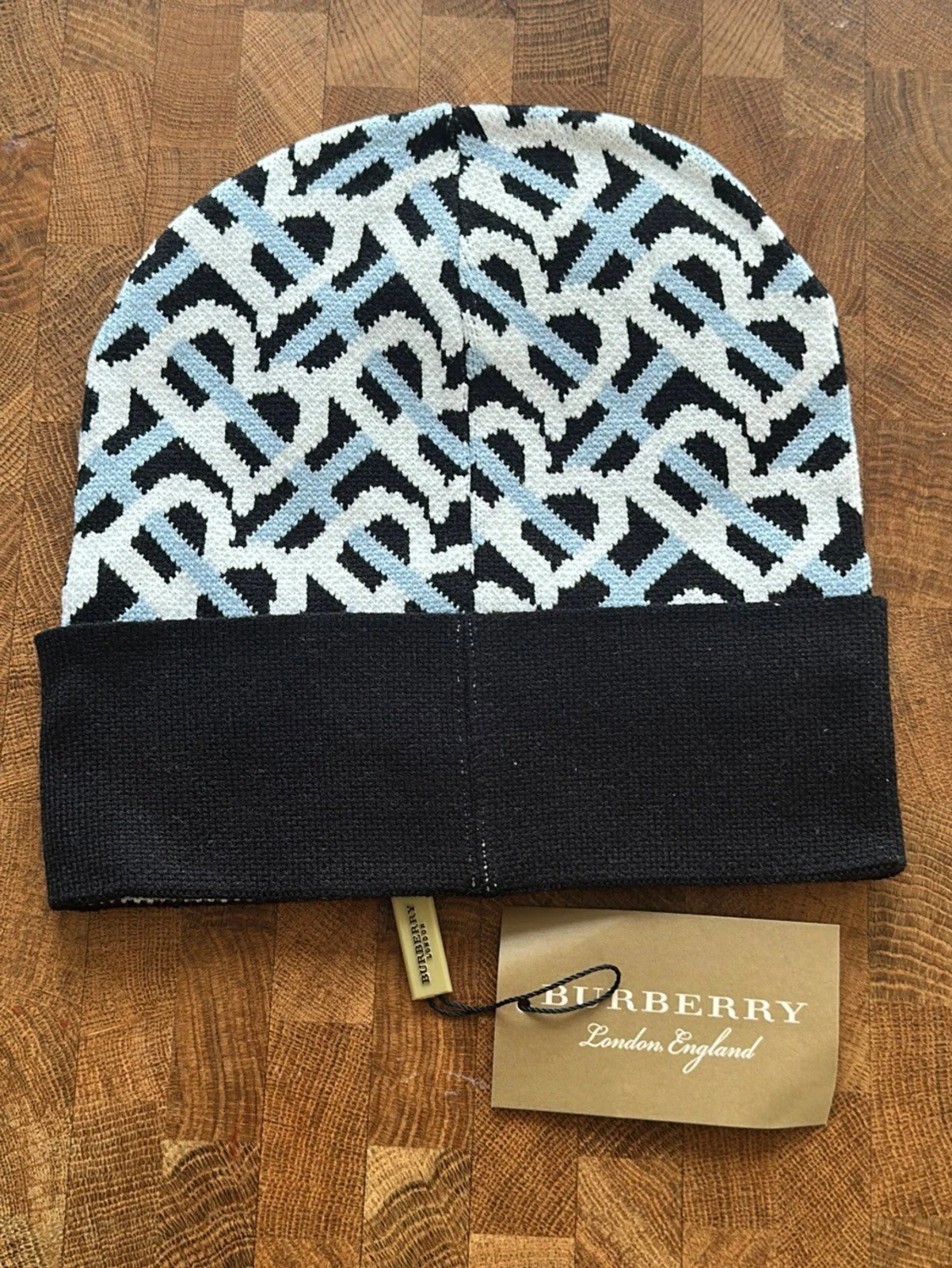 Burberry mönstrad mössa i svart och blått - 1