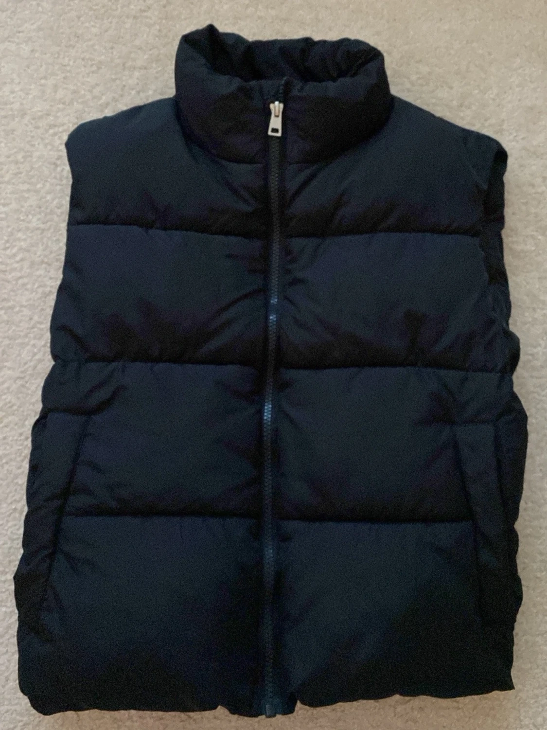 Svart dunväst med dragkedja - 1