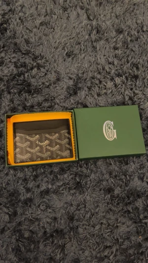 GY plånbok  - Säljer en plånbok i nyskick och oanvänd 