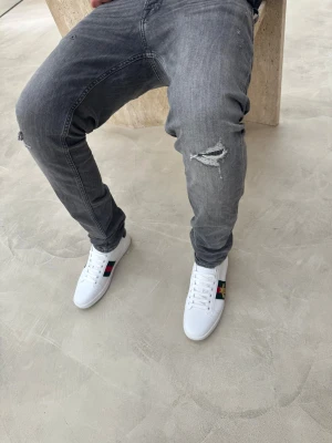 Gucci ace bee skor vita - Gucci ace bee skor vite helt nya och oanvända 