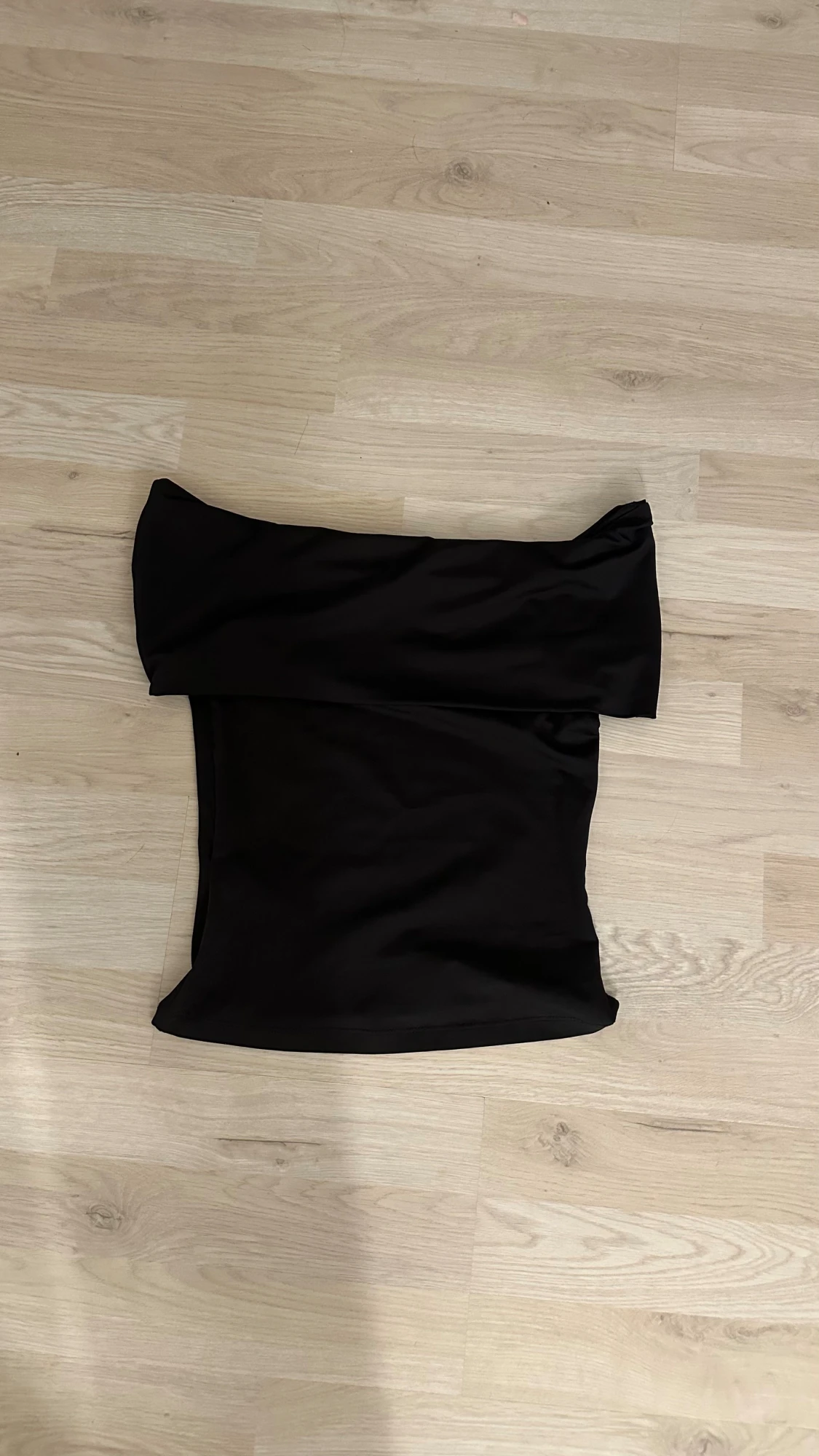 Svart offshoulder topp från H&M