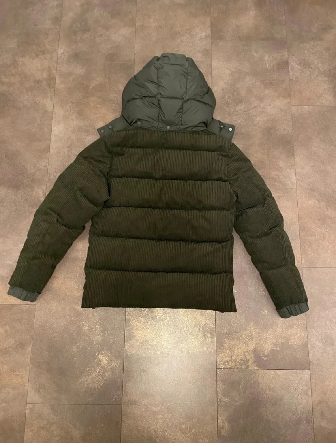 Mörkgrön pufferjacka från Save The Duck - 2