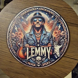 Skylt Lemmy - Skylt Lemmy. Aluminium 20 × 20 cm.