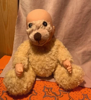 Obehaglig nalle - Obehaglig nalle som jag skapat 🧸