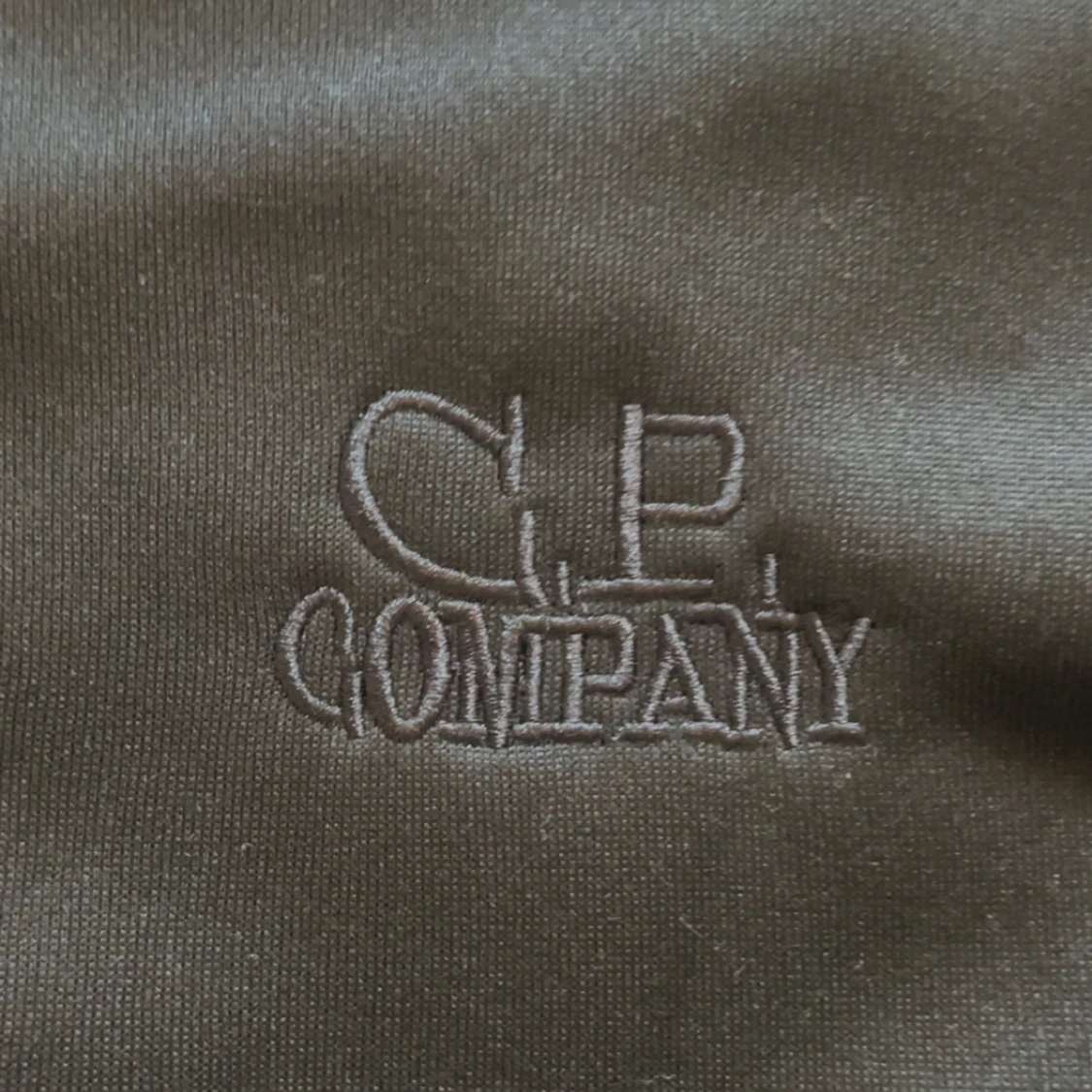 Svart hoodiejacka från C.P. Company - 1