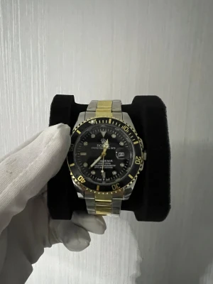 Klocka  - Helt by klcosn