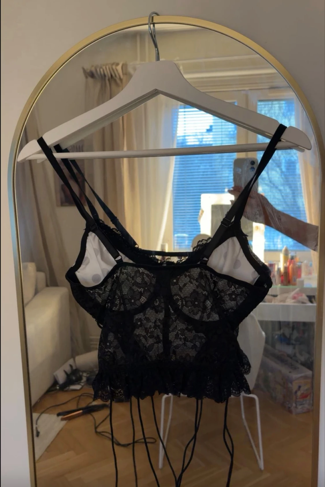 Svart och vit prickig korsett med spets - 1