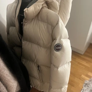 Colmar jacka - Helt ny colmar jacka storlek 166 passar mig jättefint som är 168, passar xs, s❤️❤️❤️säljer för jag vill köpa en annan❤️ perfekt till hösten och vintern❤️