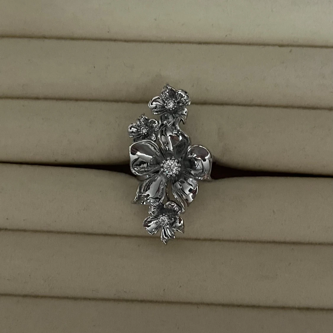 Ioaku ” La Fleur Multi Ring” inspirerad ring - 1