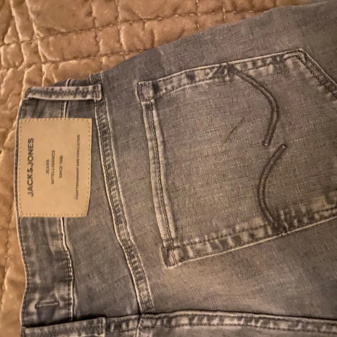 Grå jeans från Jack & Jones - 1