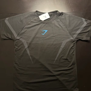 Gymshark T-Shirt - Hör av dig vid funderingar✅