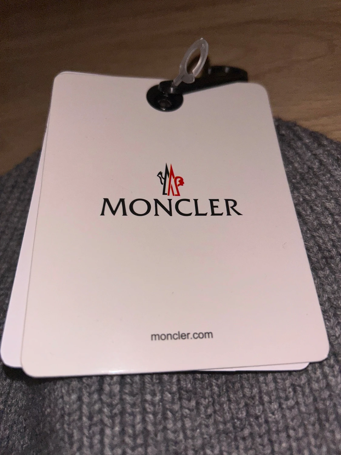 Grå ribbad Moncler mössa - 1