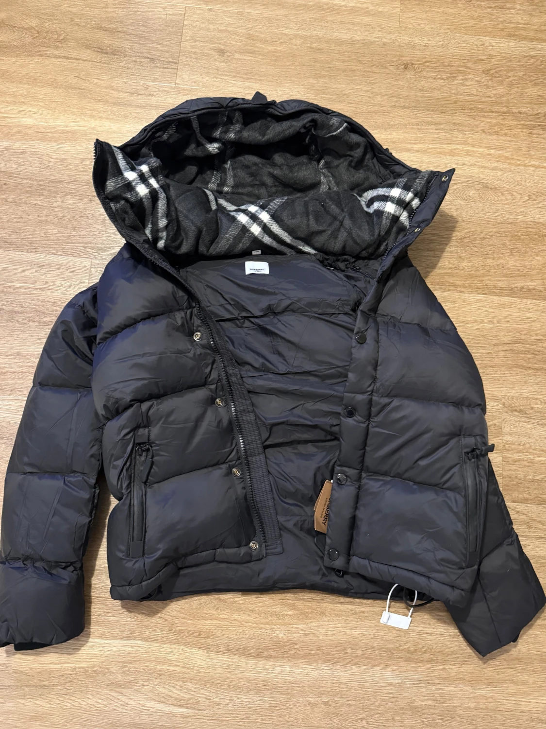 Svart pufferjacka från Burberry