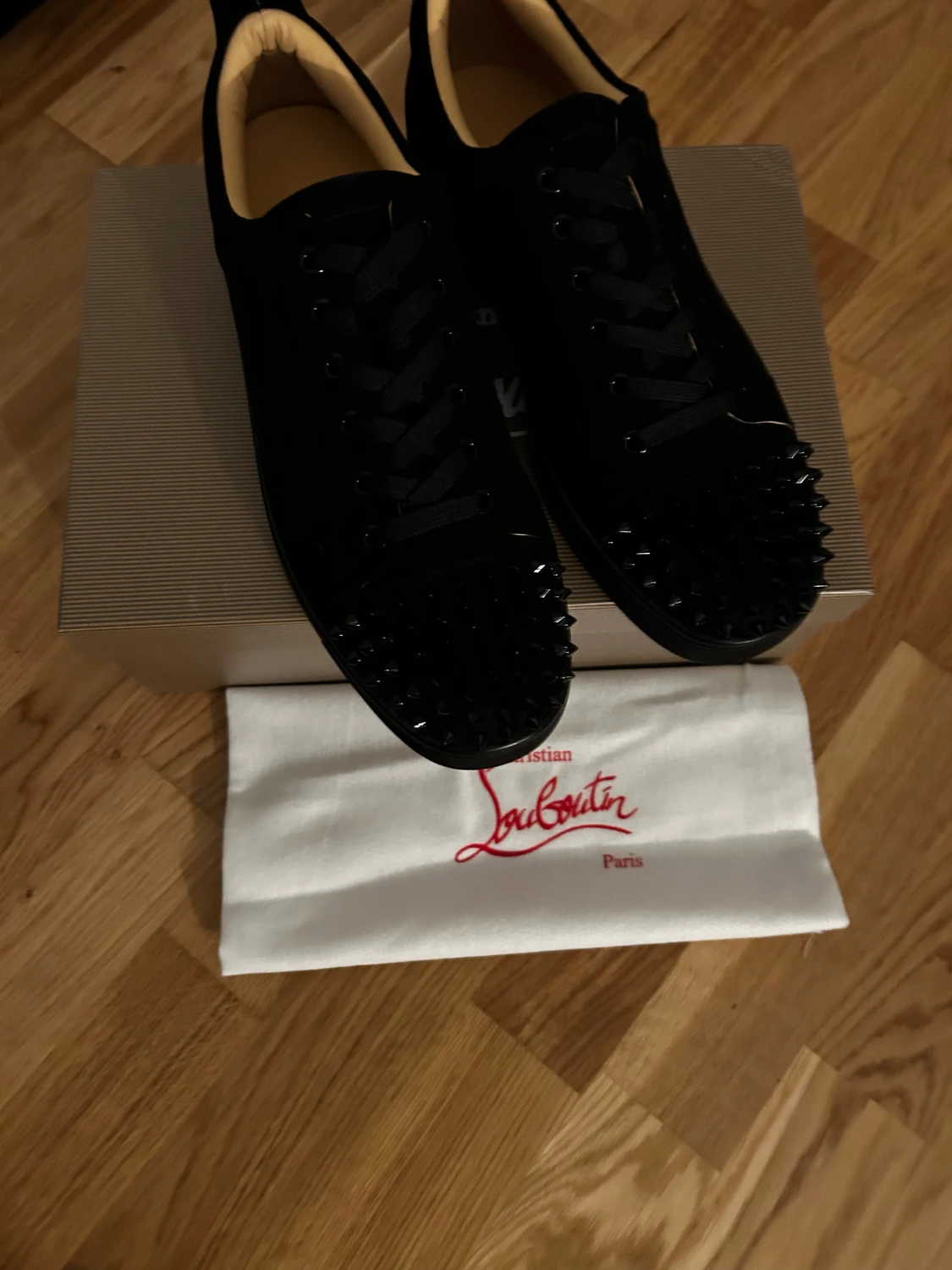 Christian Louboutin svarta sneakers