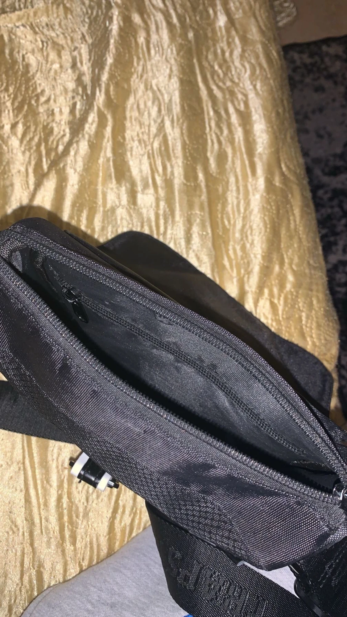 Svart axelväska från Trapstar - 4