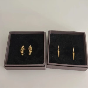 Edblad örhängen  - Två par trendiga Edblad örhängen 200kr st 350för båda nästan aldrig använda🥰.