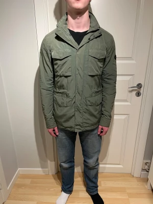 J.Lindeberg jacka - Säljer en riktigt skön J.L jacka! | Riktigt fint skick! | Storlek M. | Ställ gärna frågor innan du köper!