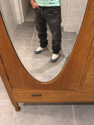 Replay jeans  - Ett par snygga byxor från Replay i storlek W33 L32 i modellen Anbbas 