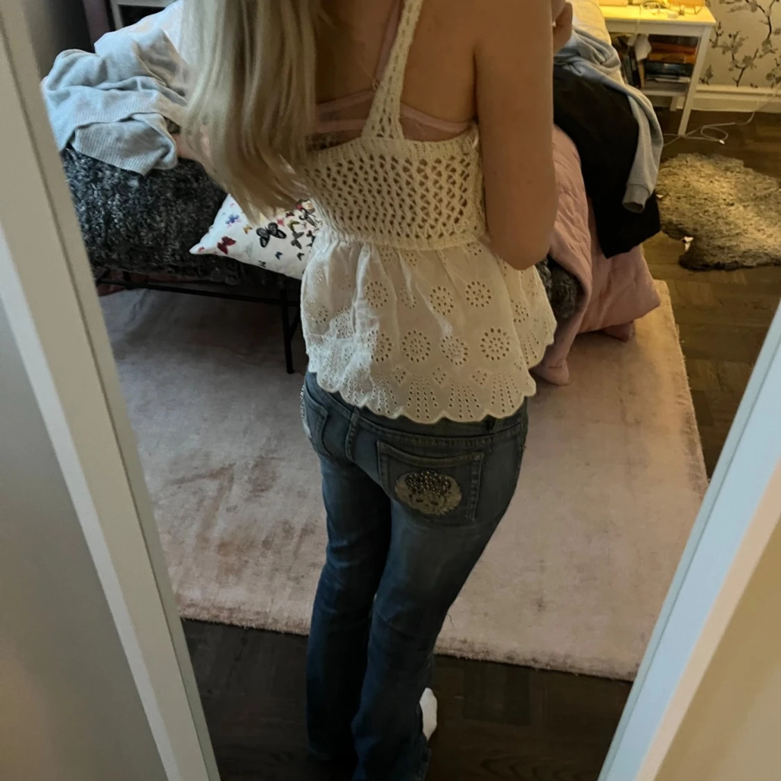 Beige spetslinne med knappar - 90