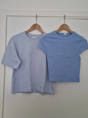 Gina Tricot och Bershka toppar - Gina T. oversized t-shirt och Bershka slim ribbad tshirt. Båda i stl S. Perfekt skick