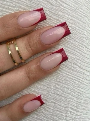 ✨Handgjorda lösnaglar✨ - Röd fransk 💅 Skriv gärna vid frågor, önskemål, storlek eller intresse!💕pris kan diskuteras!💖