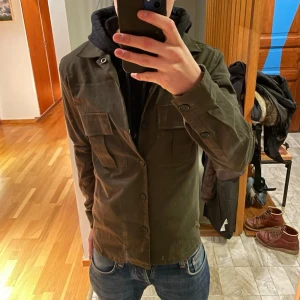Mörkgrön Overshirt/Fieldjacket - Riktigt fet overshirt/Fieldjacket i bra skick | Storlek XS | Skriv vid funderingar och skicka gärna bud!