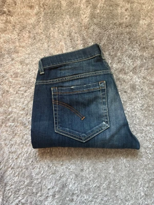 Dondup jeans - Dondup jeans | Riktigt feta och populära jeans | Skick= 9,5/10 | nypris= 4000 kr | vårt pris= 699 kr | Hör av dig vid minsta fundering!
