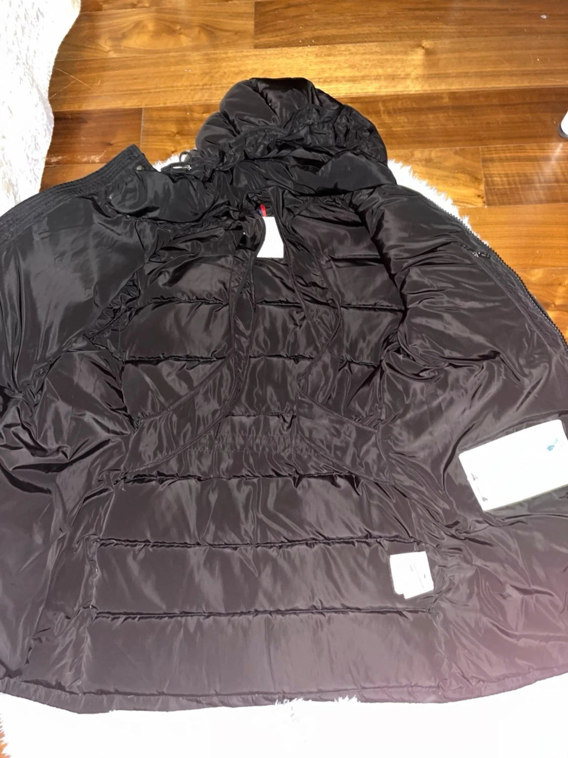 Svart Moncler dunjacka med huva - 3