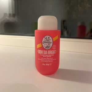 Sol de Janeiro Bom Dia Bright Body Wash - Bom Dia Bright body wash, från sol de Janeiro lukt. 40. Den jag har inte använt den, inga tecken på det heller!