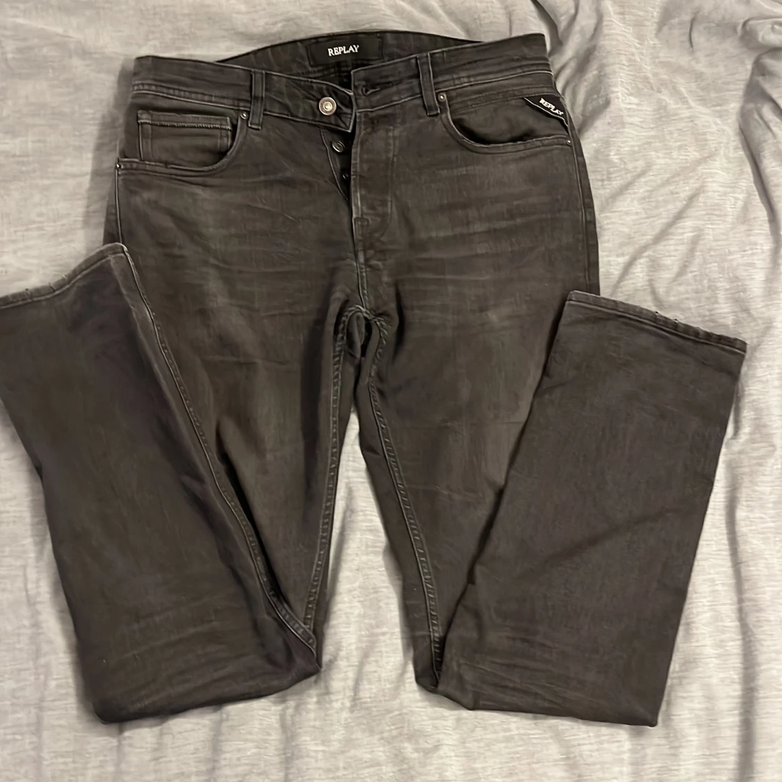 Svarta Replay jeans straight fit